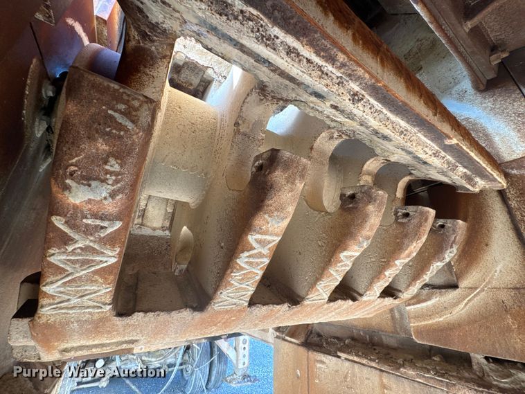 image for item EM8300 Crushing plant