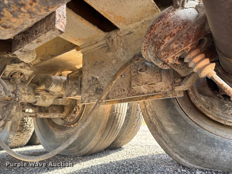 image for item EM8300 Crushing plant