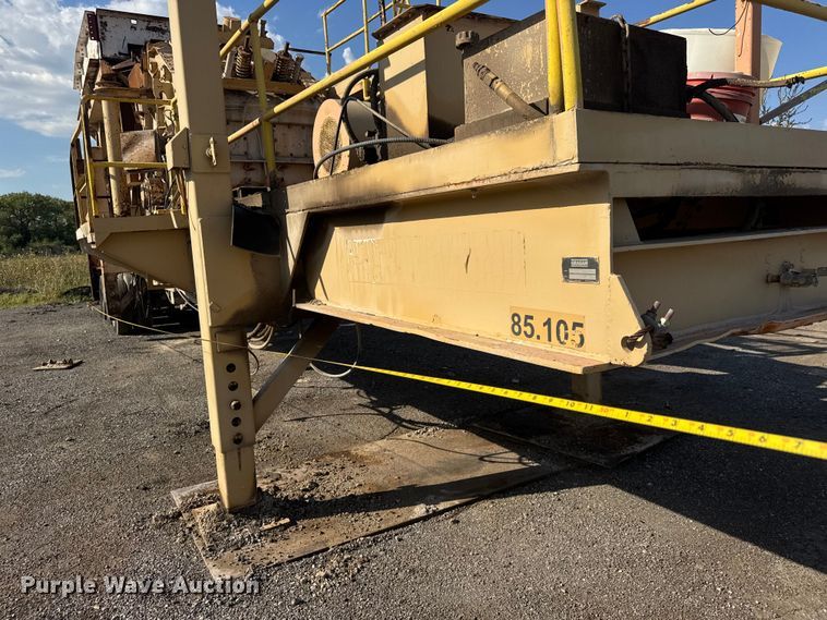 image for item EM8300 Crushing plant