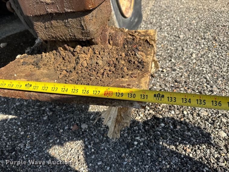 image for item EM8300 Crushing plant