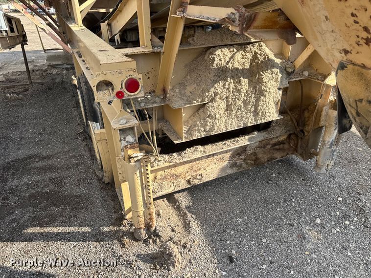 image for item EM8300 Crushing plant