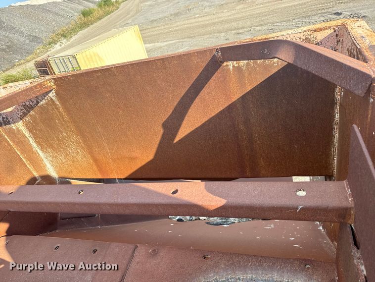 image for item EM8300 Crushing plant