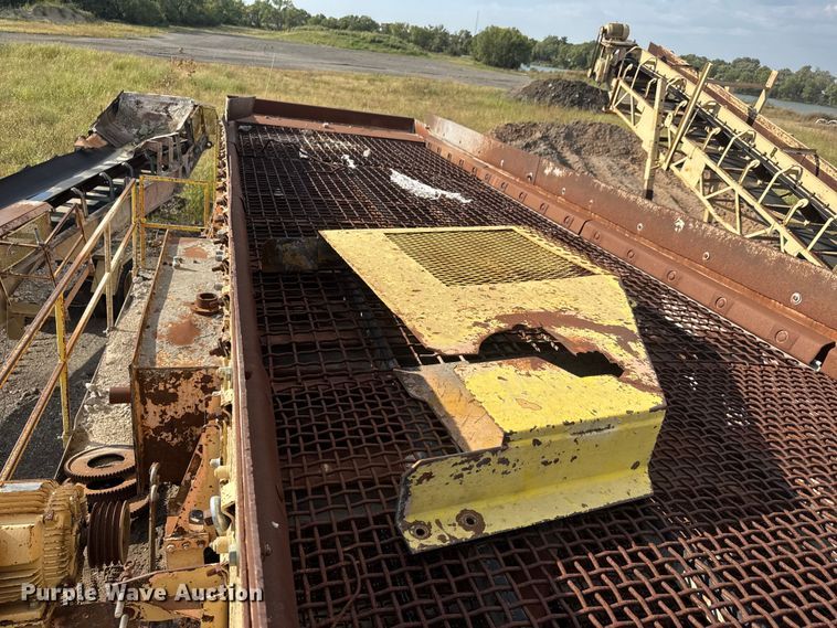 image for item EM8300 Crushing plant