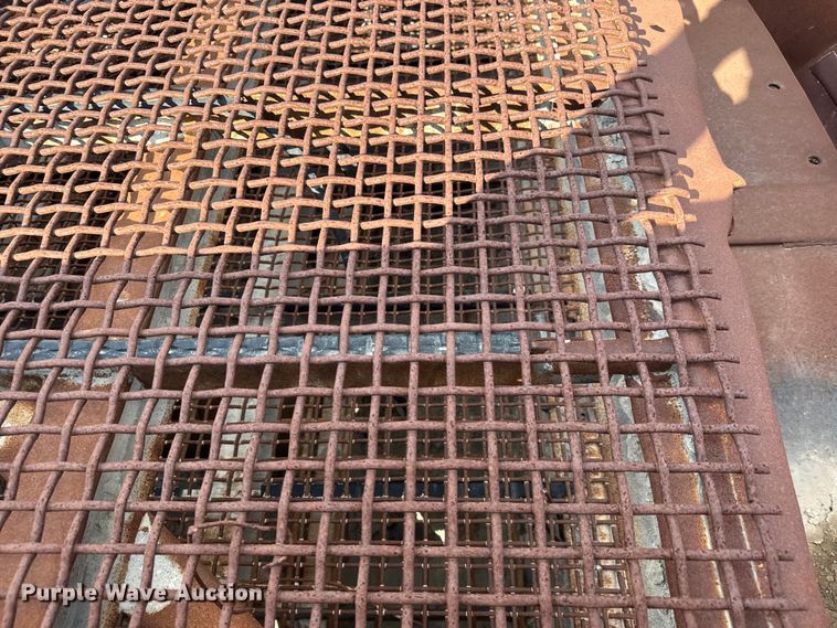 image for item EM8300 Crushing plant