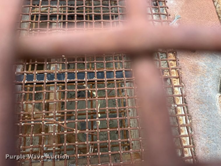 image for item EM8300 Crushing plant