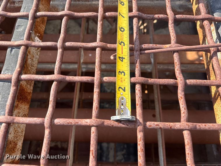 image for item EM8300 Crushing plant