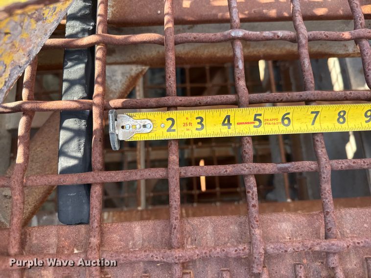 image for item EM8300 Crushing plant