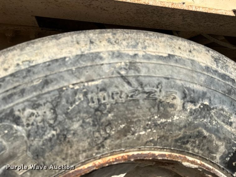 image for item EM8300 Crushing plant