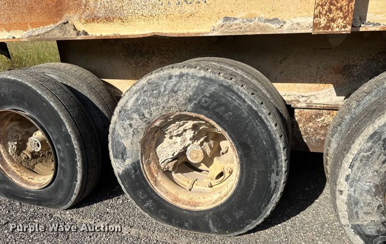 image for item EM8300 Crushing plant