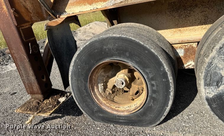 image for item EM8300 Crushing plant