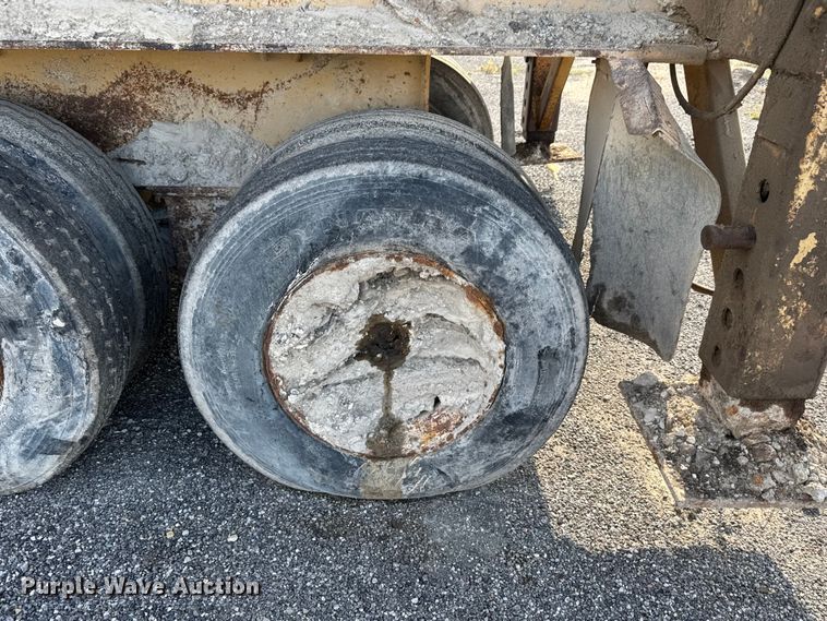 image for item EM8300 Crushing plant