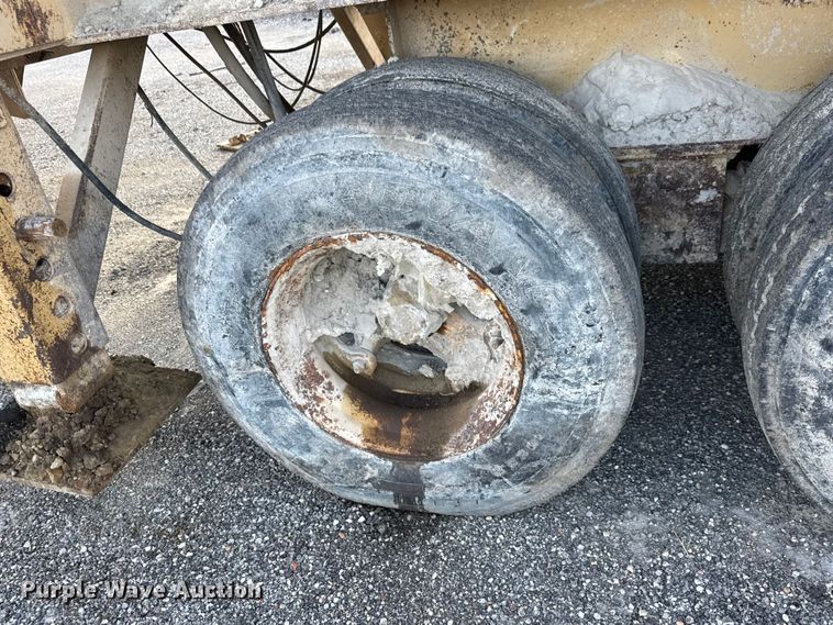 image for item EM8300 Crushing plant