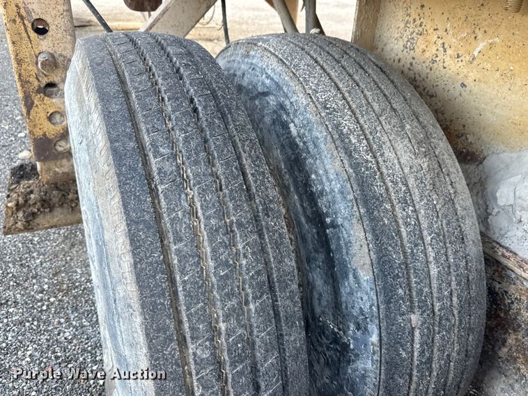 image for item EM8300 Crushing plant