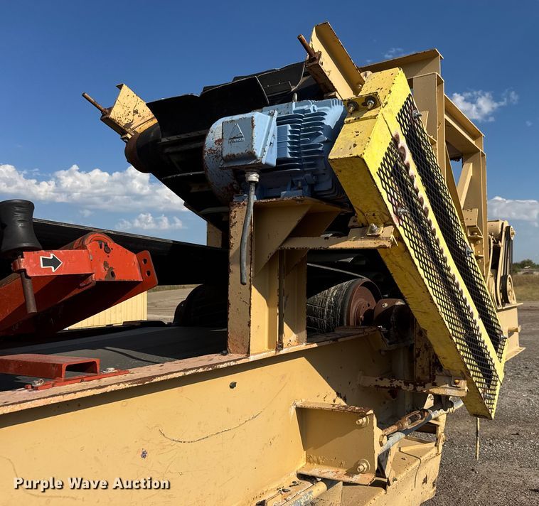 image for item EM8300 Crushing plant