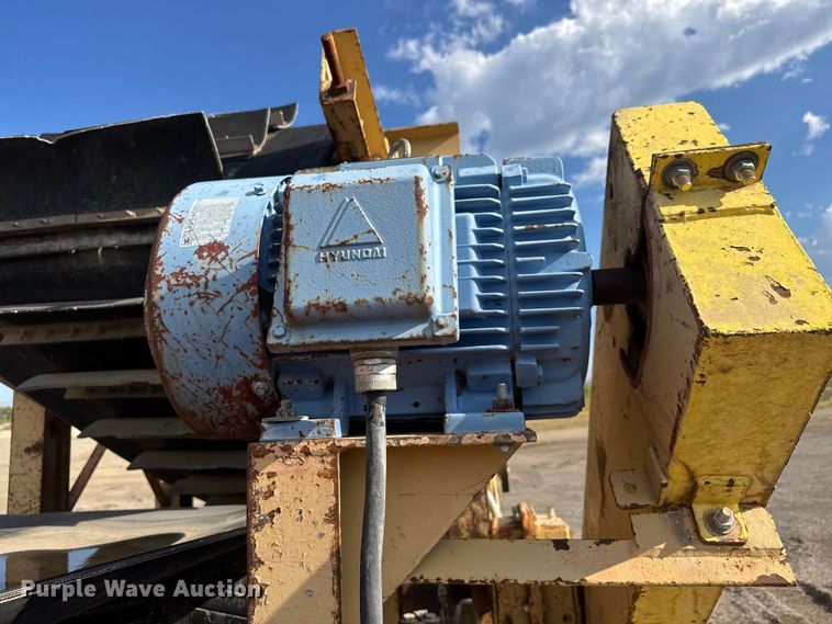 image for item EM8300 Crushing plant