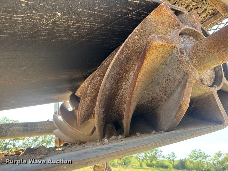 image for item EM8300 Crushing plant