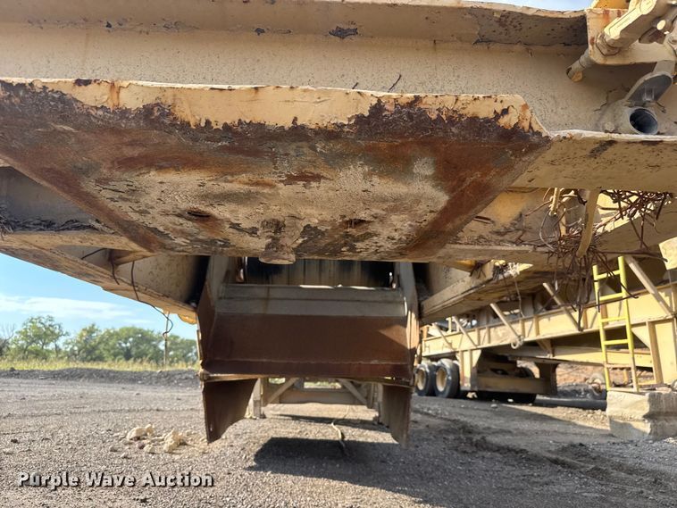 image for item EM8300 Crushing plant