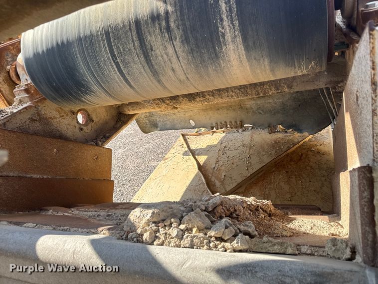 image for item EM8300 Crushing plant