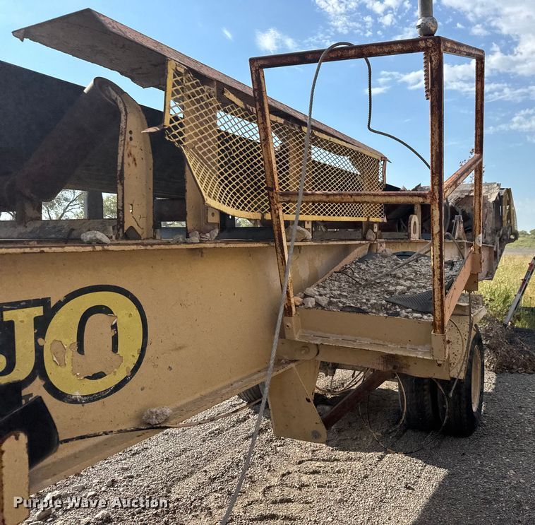 image for item EM8300 Crushing plant