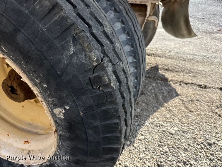 image for item EM8300 Crushing plant