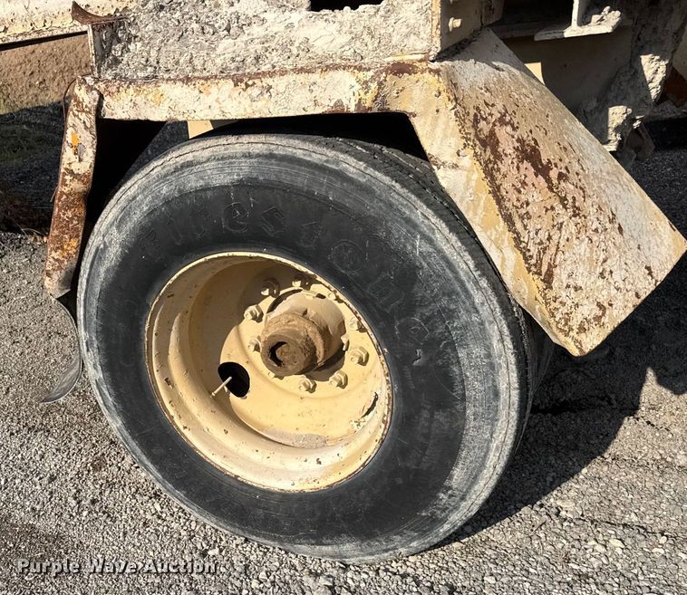 image for item EM8300 Crushing plant