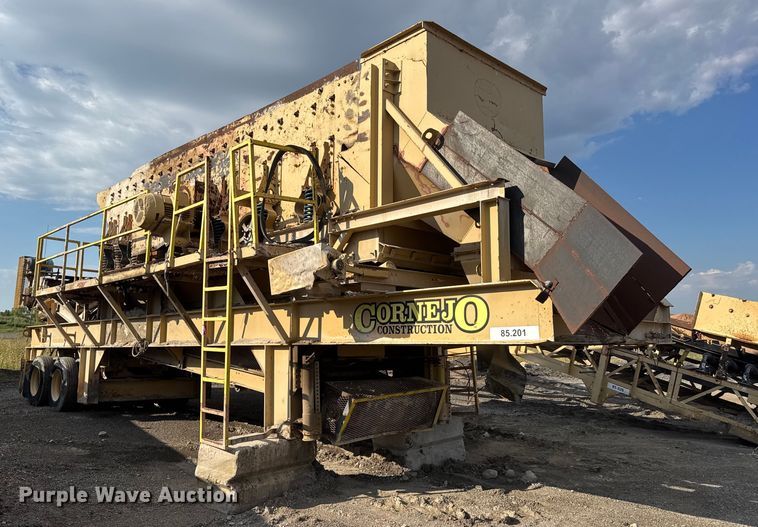image for item EM8300 Crushing plant