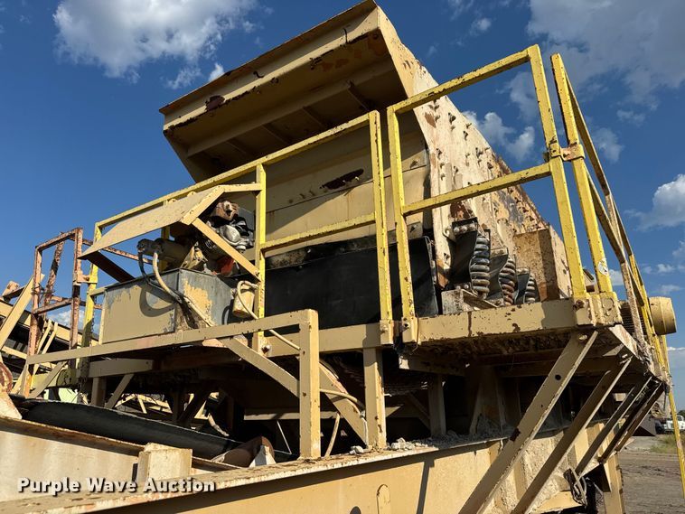 image for item EM8300 Crushing plant