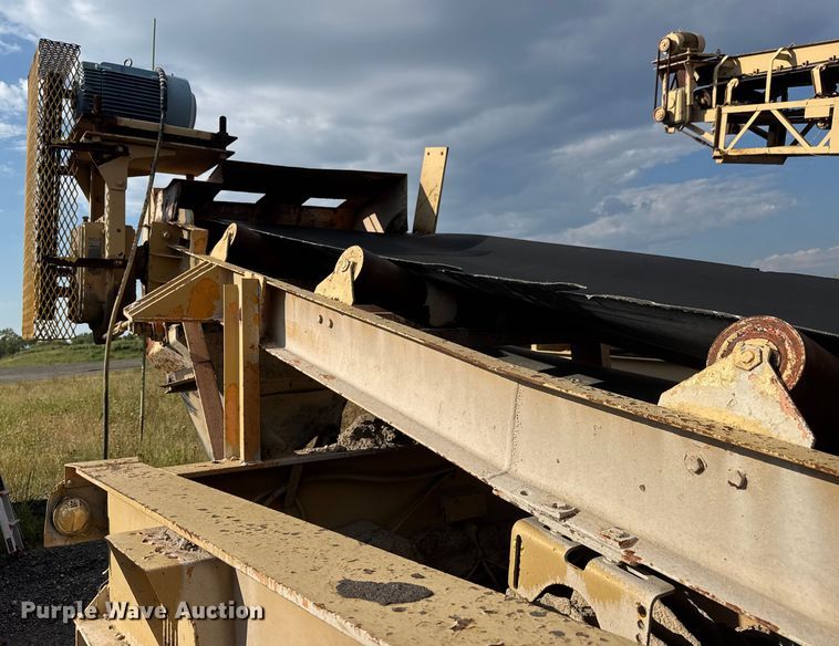 image for item EM8300 Crushing plant