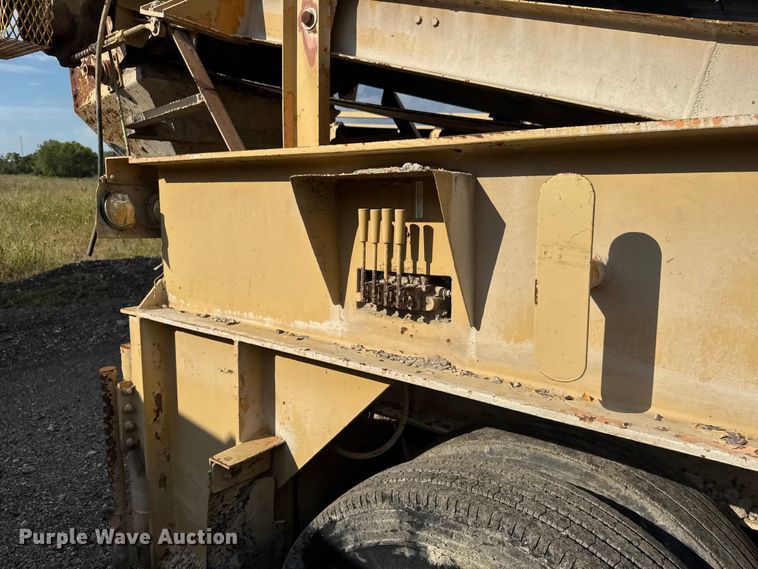 image for item EM8300 Crushing plant