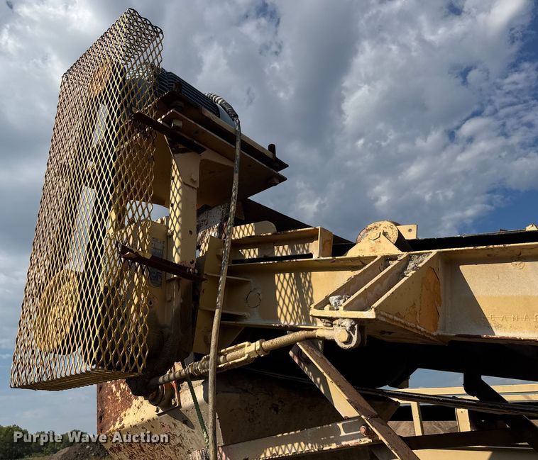 image for item EM8300 Crushing plant