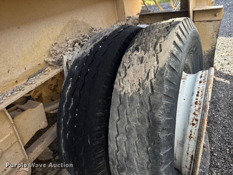 image for item EM8300 Crushing plant