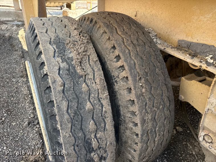 image for item EM8300 Crushing plant