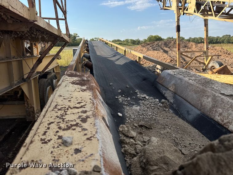 image for item EM8300 Crushing plant