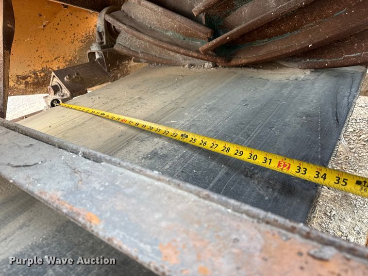 image for item EM8300 Crushing plant