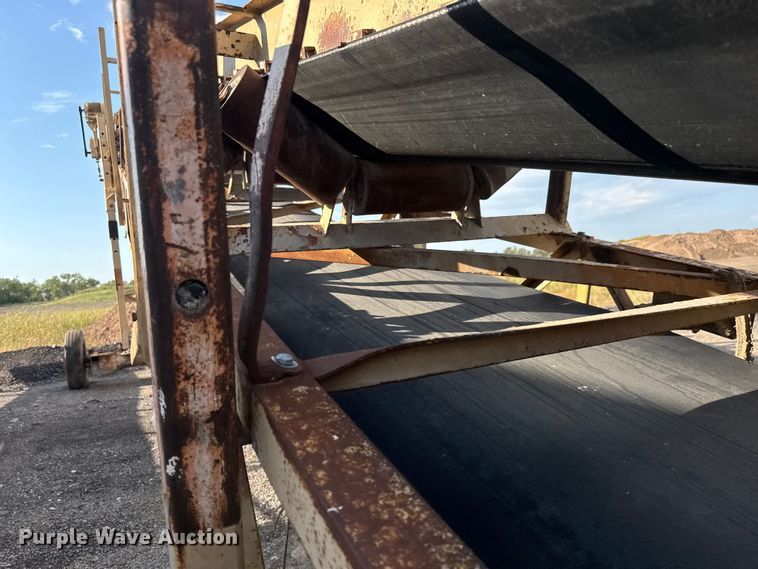 image for item EM8300 Crushing plant