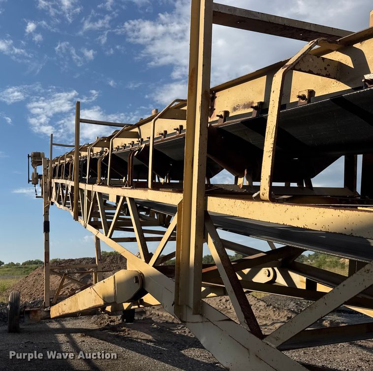 image for item EM8300 Crushing plant