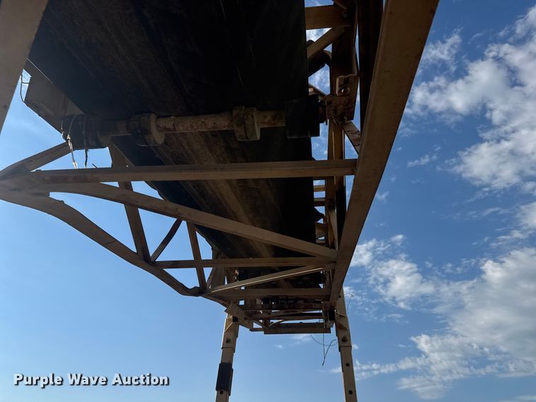 image for item EM8300 Crushing plant