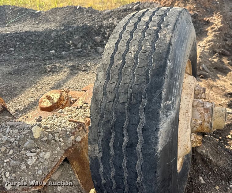 image for item EM8300 Crushing plant