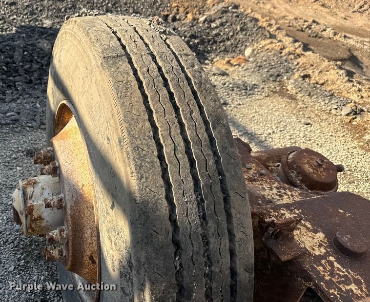 image for item EM8300 Crushing plant