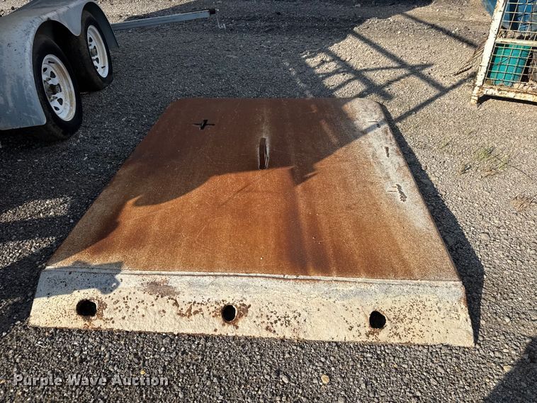 image for item EM8300 Crushing plant