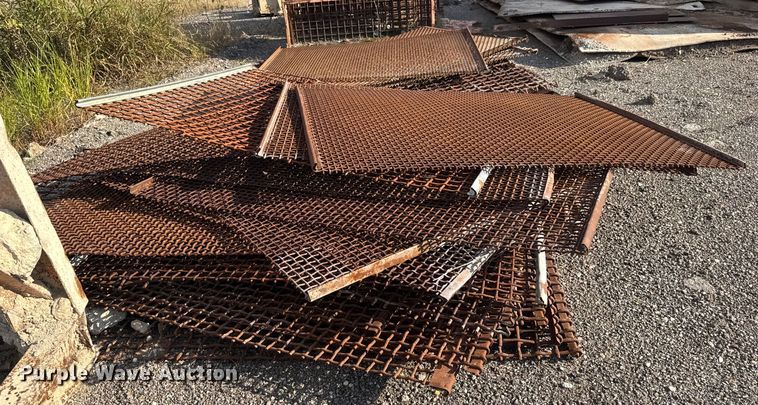 image for item EM8300 Crushing plant