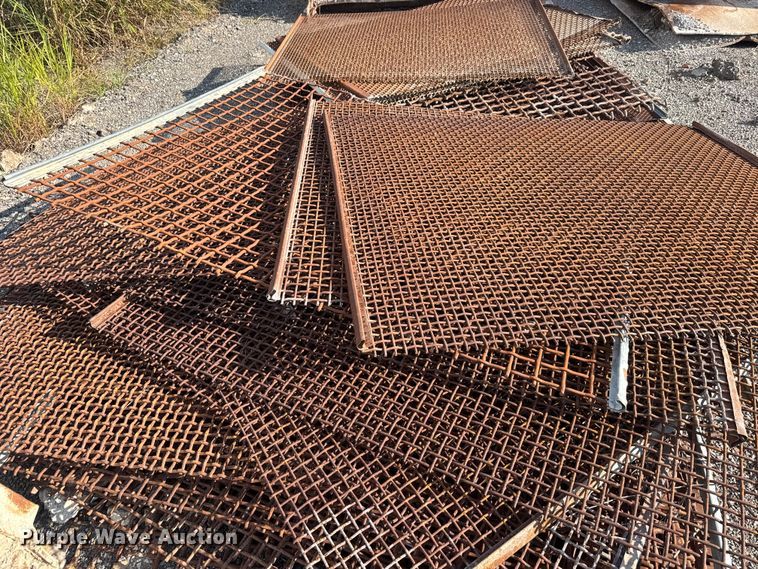 image for item EM8300 Crushing plant