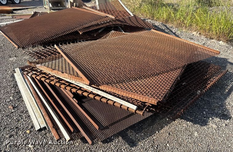 image for item EM8300 Crushing plant