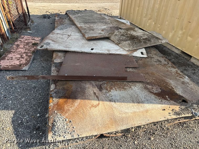 image for item EM8300 Crushing plant