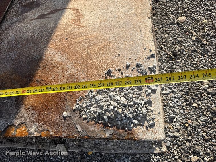 image for item EM8300 Crushing plant