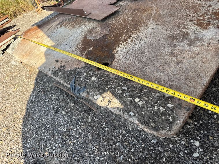 image for item EM8300 Crushing plant