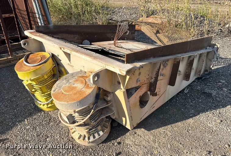 image for item EM8300 Crushing plant