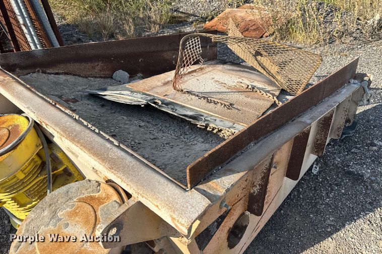 image for item EM8300 Crushing plant