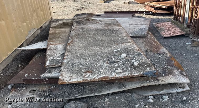 image for item EM8300 Crushing plant