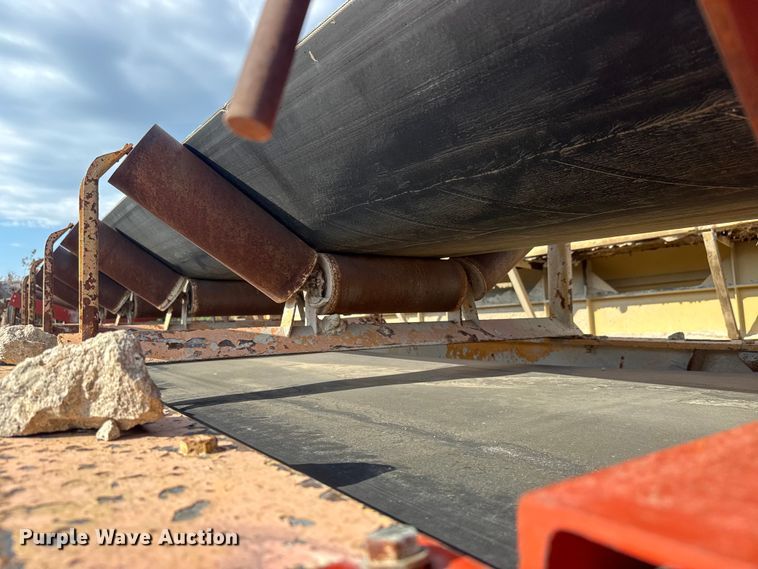 image for item EM8300 Crushing plant